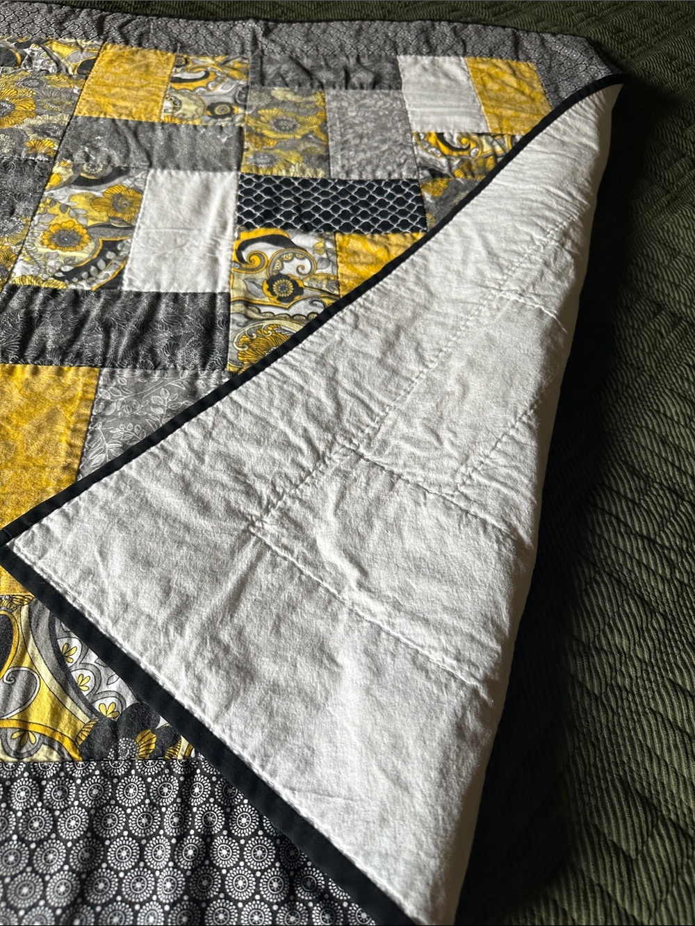 Handmade Quilt - Picture 3 of 4